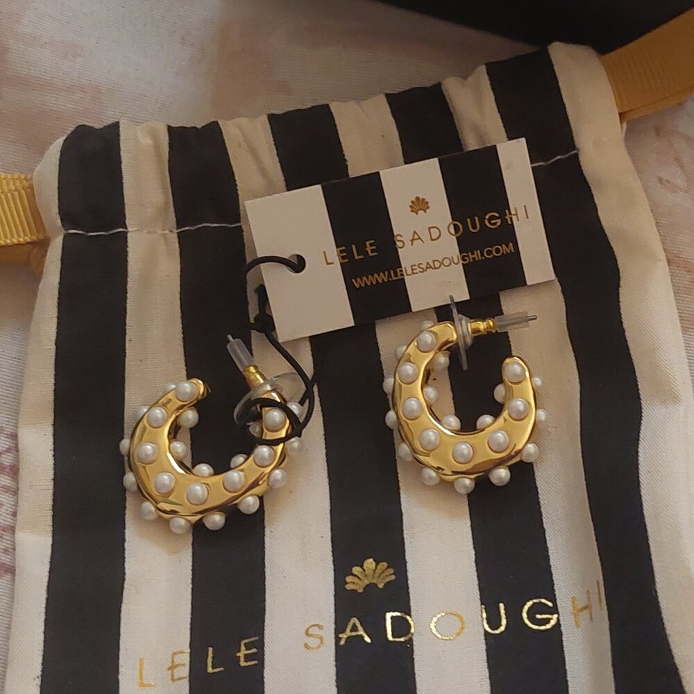 Lele Sadoughi Archer Mini Pearl Hoop Earrings NWT Sold Out Everywhere!